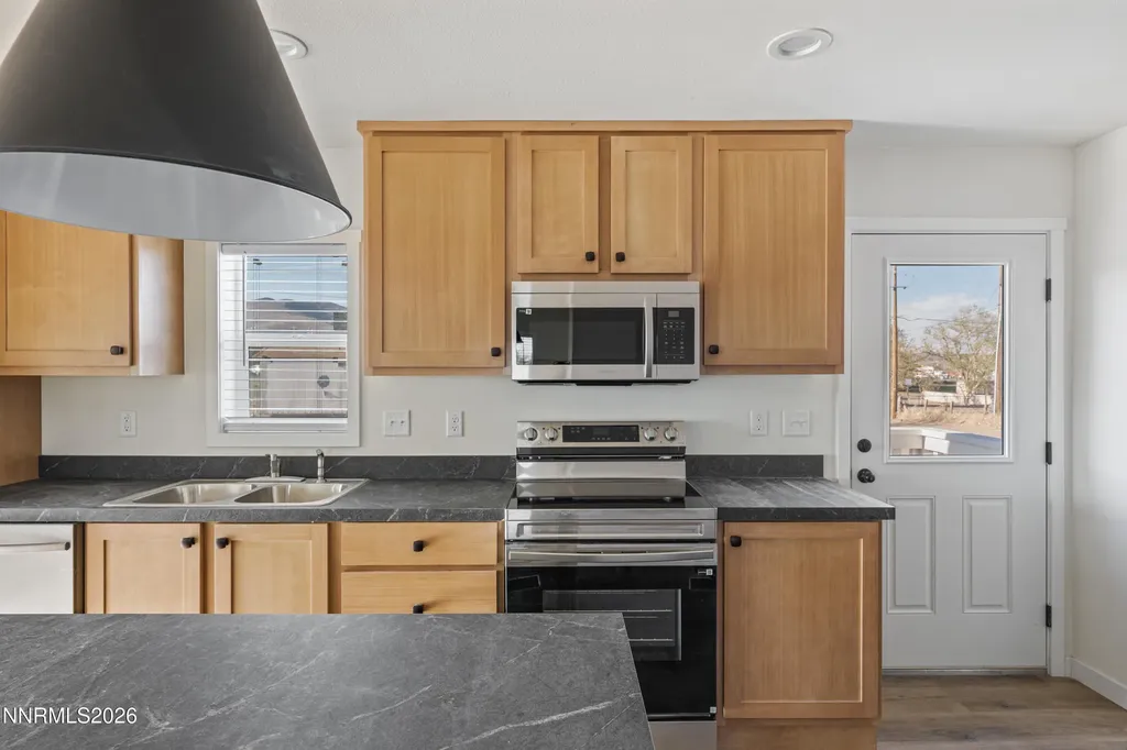 2470 Fort Churchill Silver Springs NV 89429