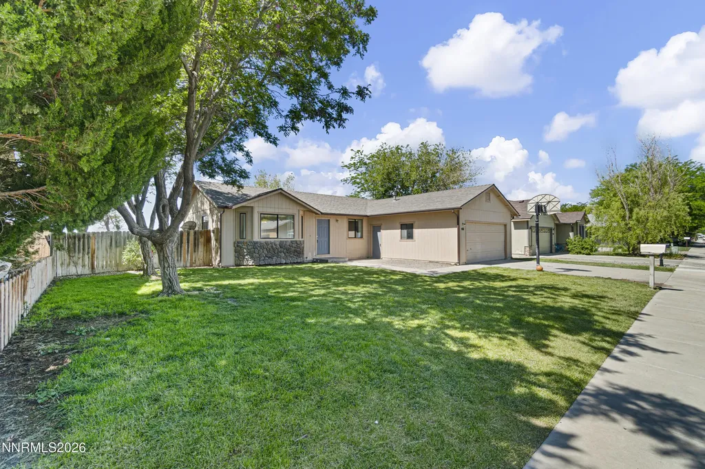 401 Kathy Yerington NV 89447