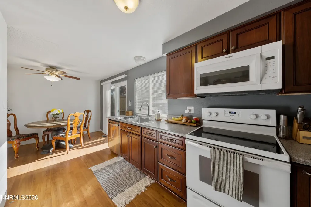828 Woodglen Sparks NV 89434
