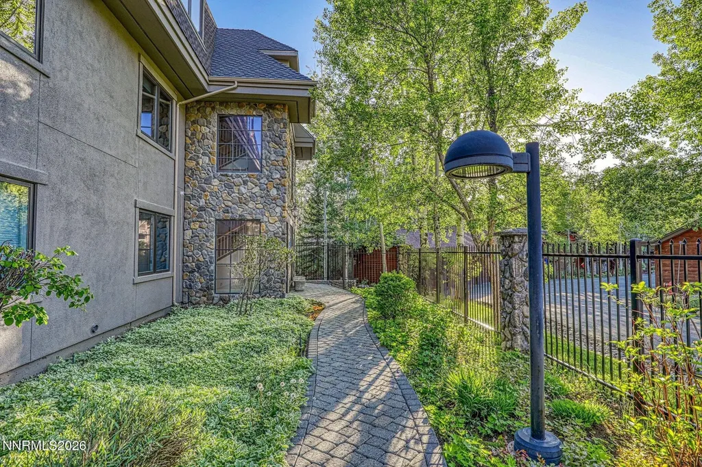 933 Northwood Incline Village NV 89451