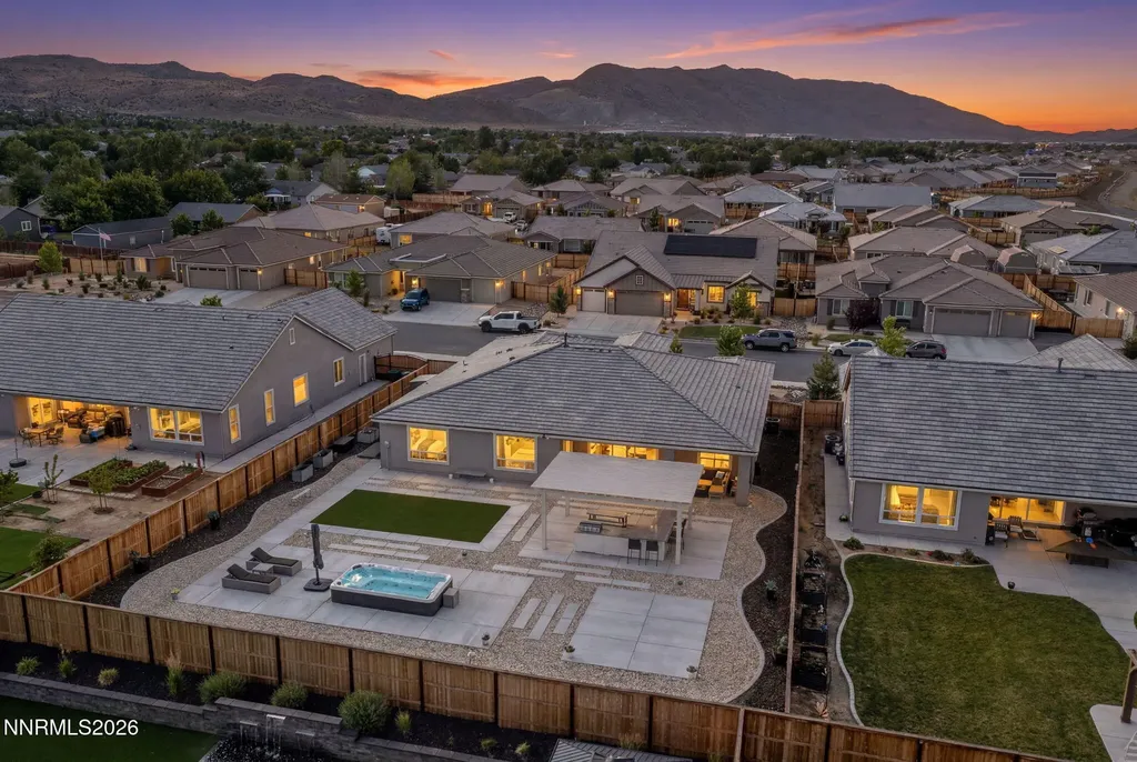 1018 Carico Valley Sparks NV 89441