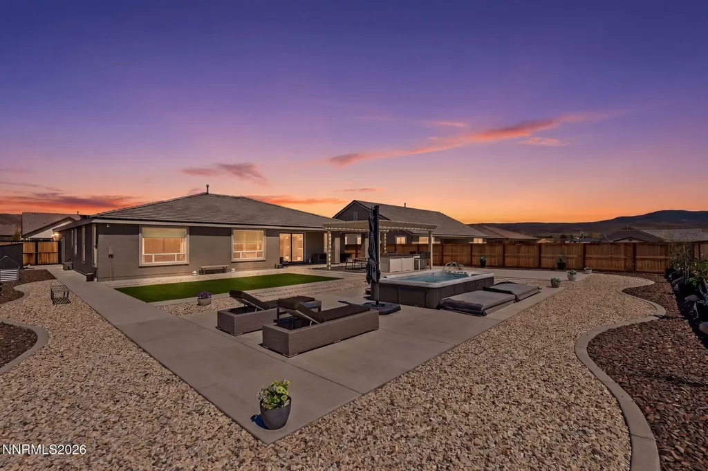 1018 Carico Valley Sparks NV 89441