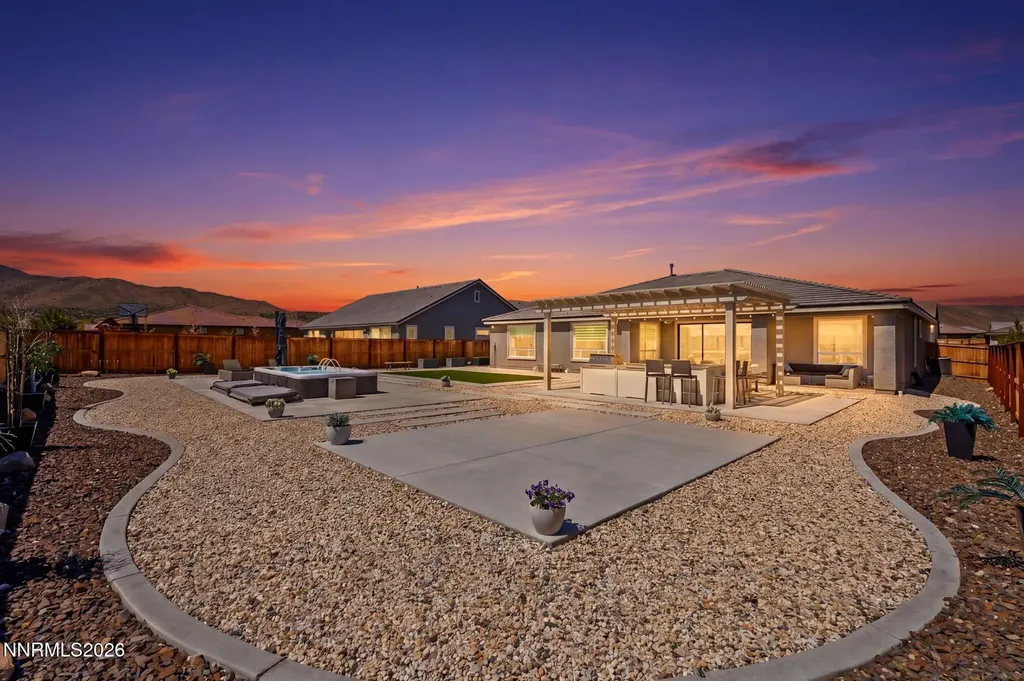 1018 Carico Valley Sparks NV 89441