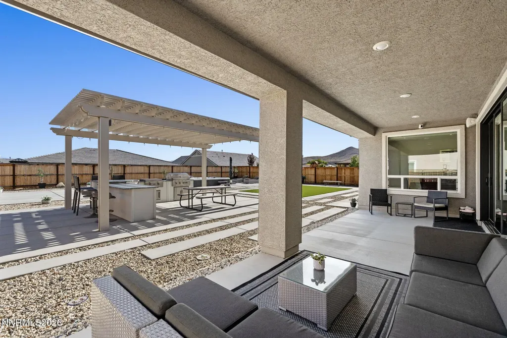 1018 Carico Valley Sparks NV 89441