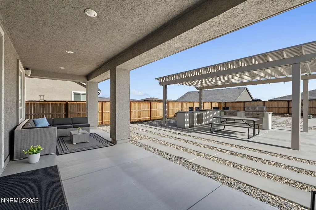 1018 Carico Valley Sparks NV 89441