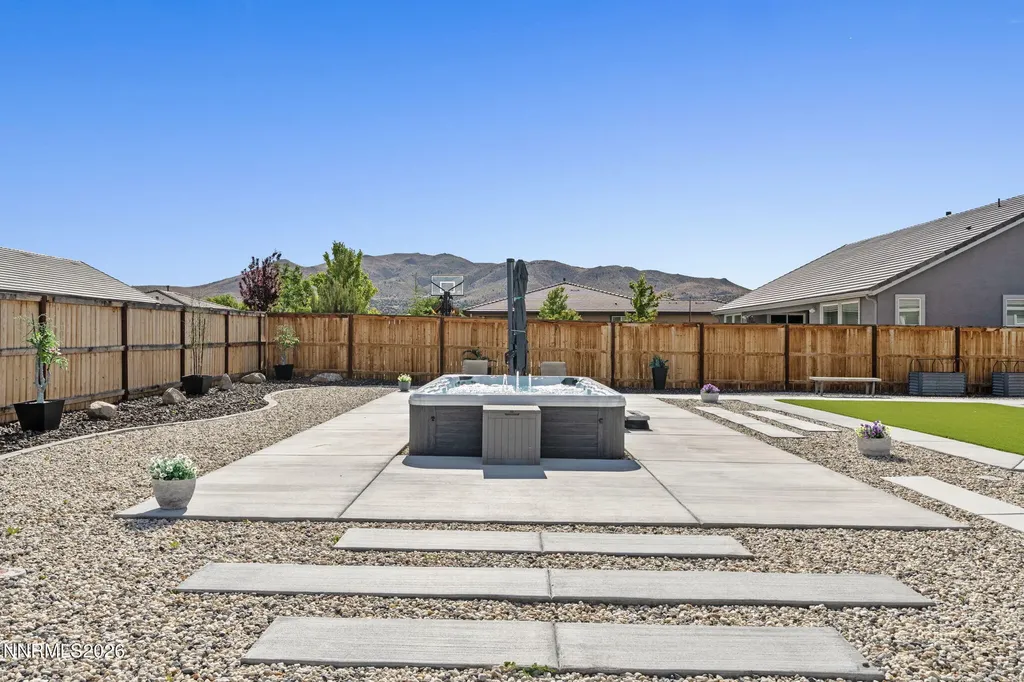 1018 Carico Valley Sparks NV 89441
