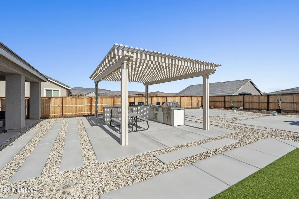 1018 Carico Valley Sparks NV 89441