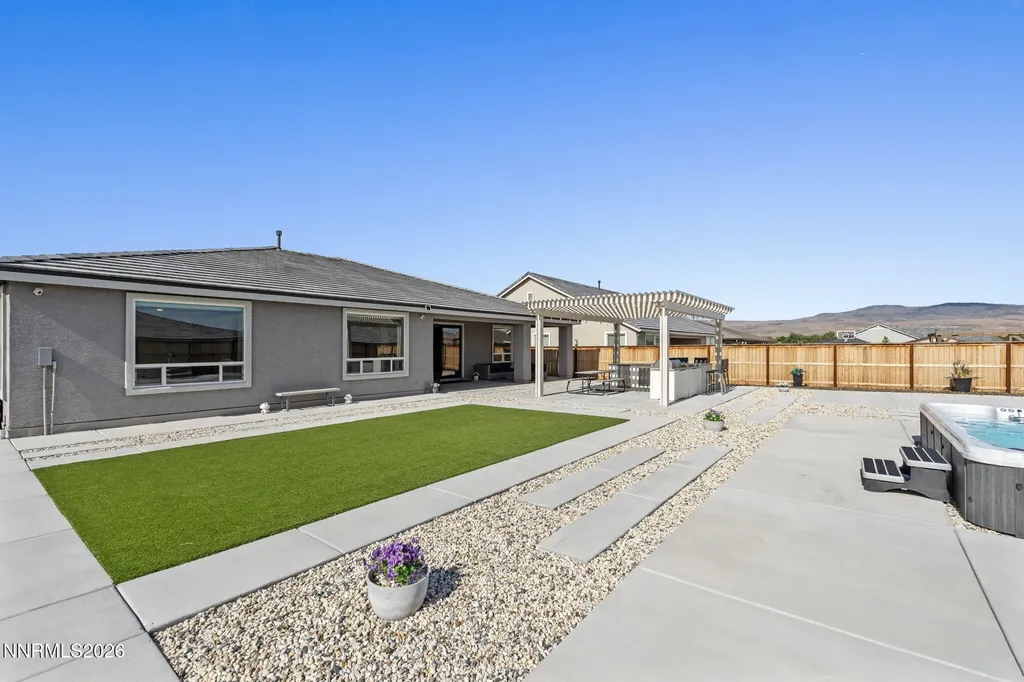1018 Carico Valley Sparks NV 89441