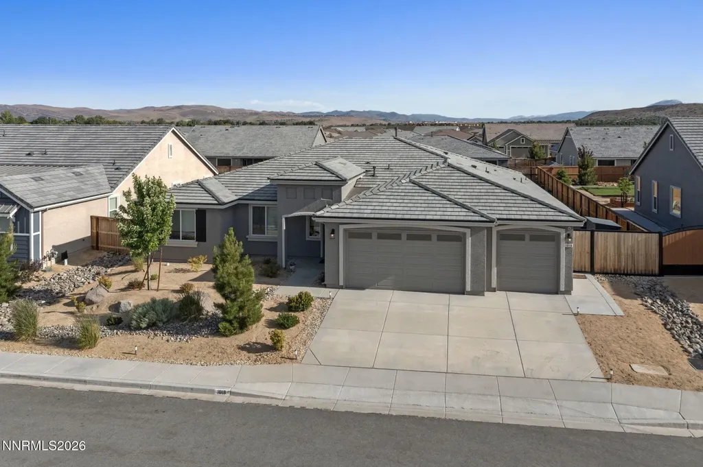 1018 Carico Valley Sparks NV 89441