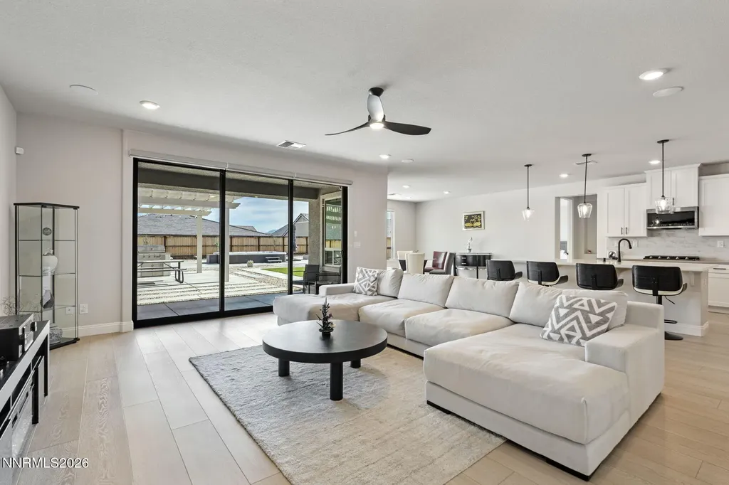 1018 Carico Valley Sparks NV 89441