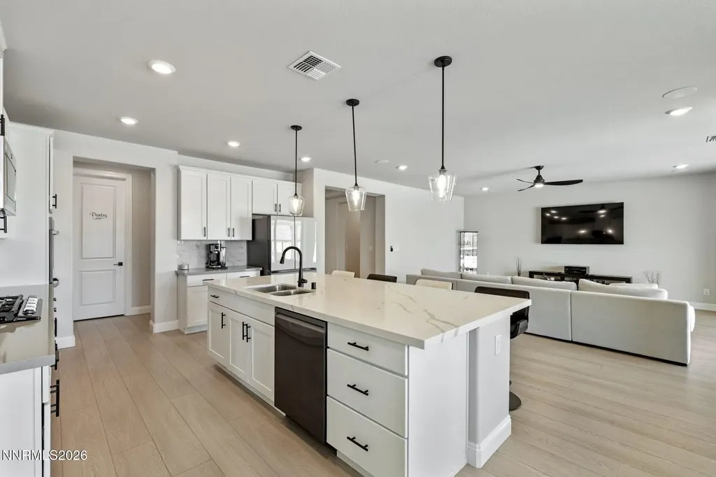 1018 Carico Valley Sparks NV 89441