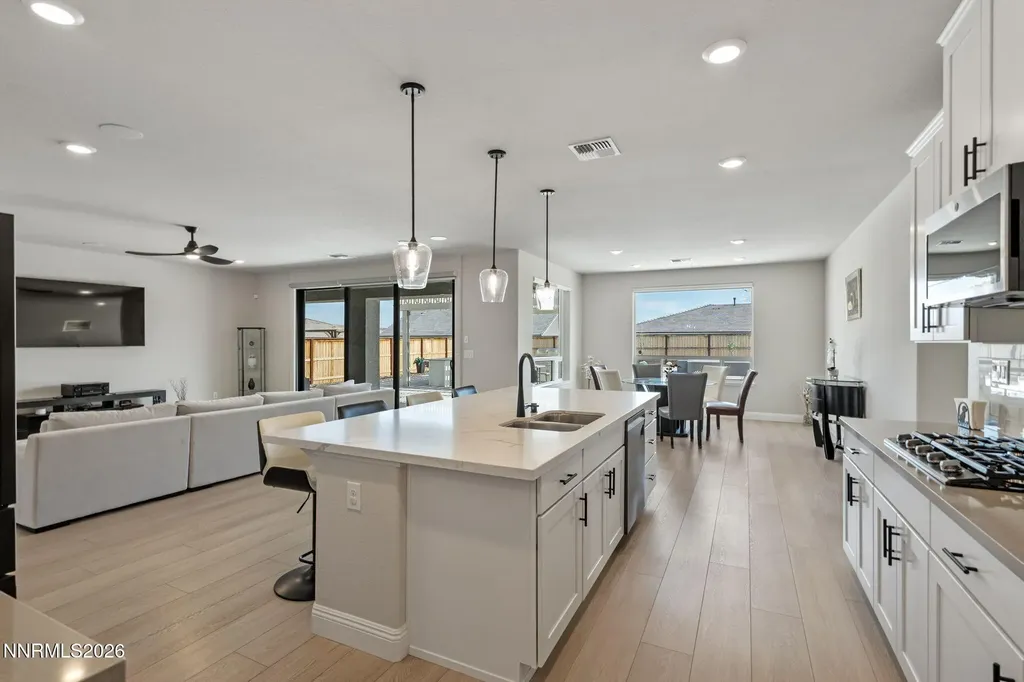 1018 Carico Valley Sparks NV 89441