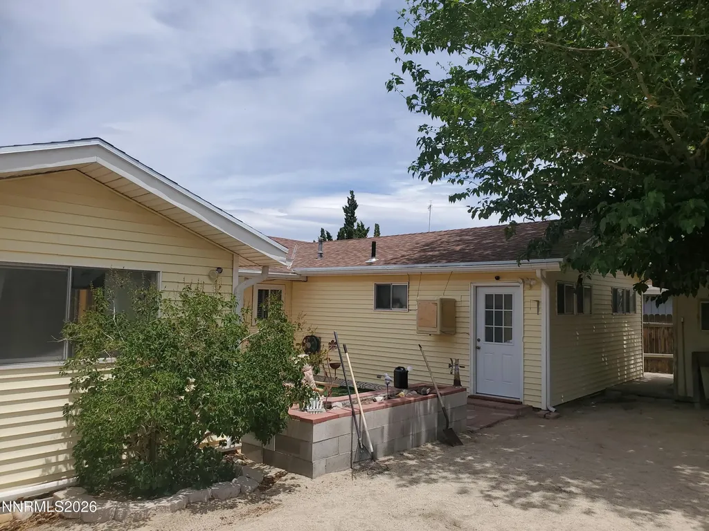 104 3rd Hawthorne NV 89415