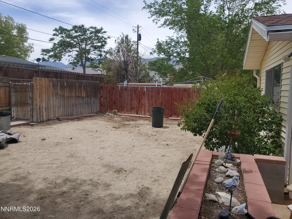 104 3rd Hawthorne NV 89415