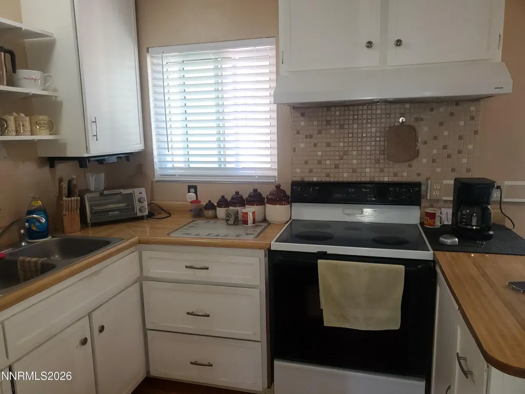 104 3rd Hawthorne NV 89415