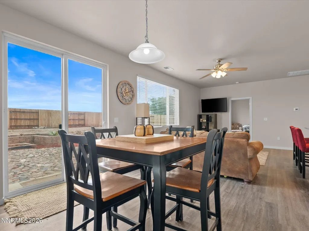 564 Country Hollow Fernley NV 89408