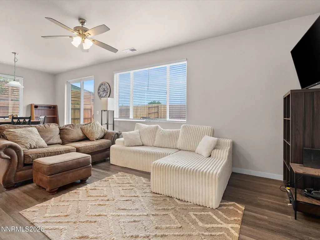 564 Country Hollow Fernley NV 89408