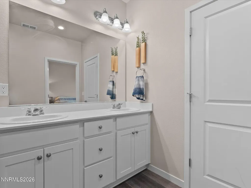 564 Country Hollow Fernley NV 89408