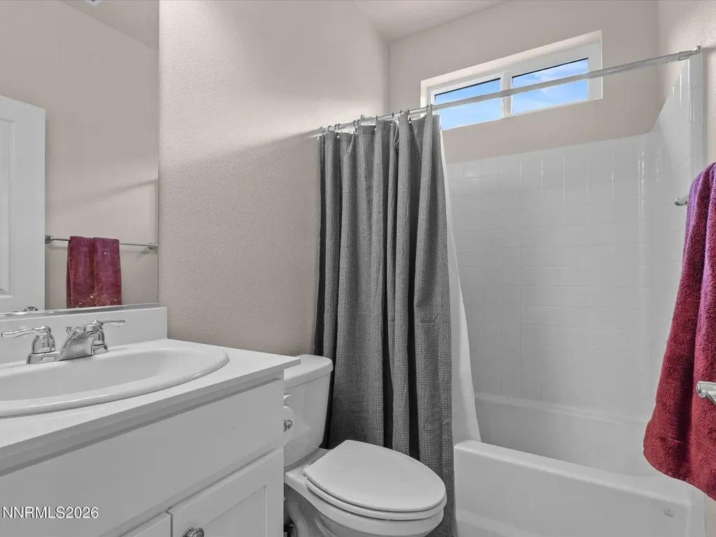 564 Country Hollow Fernley NV 89408