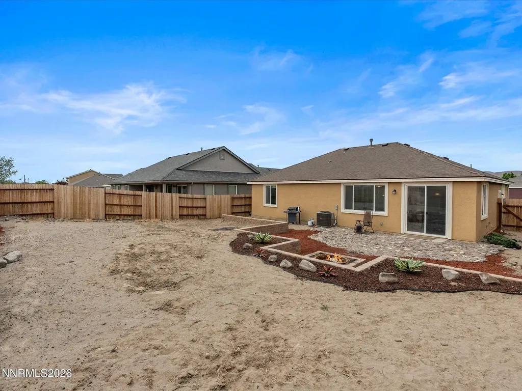 564 Country Hollow Fernley NV 89408