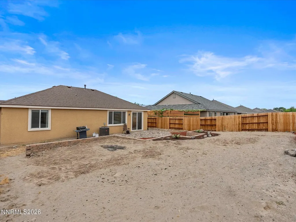 564 Country Hollow Fernley NV 89408