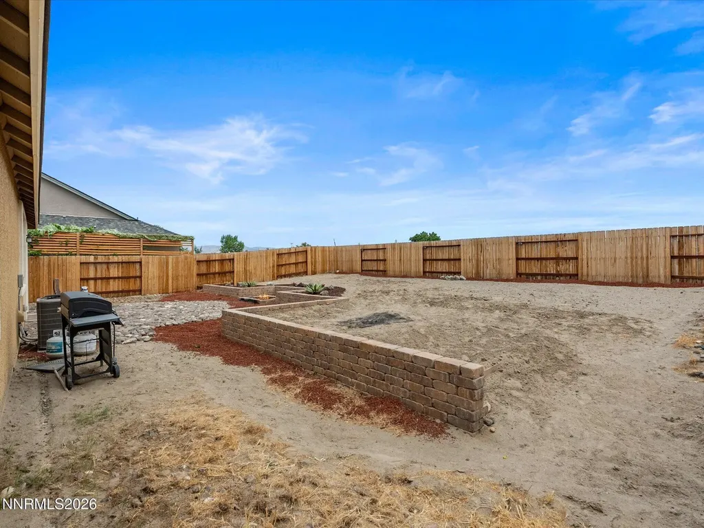 564 Country Hollow Fernley NV 89408