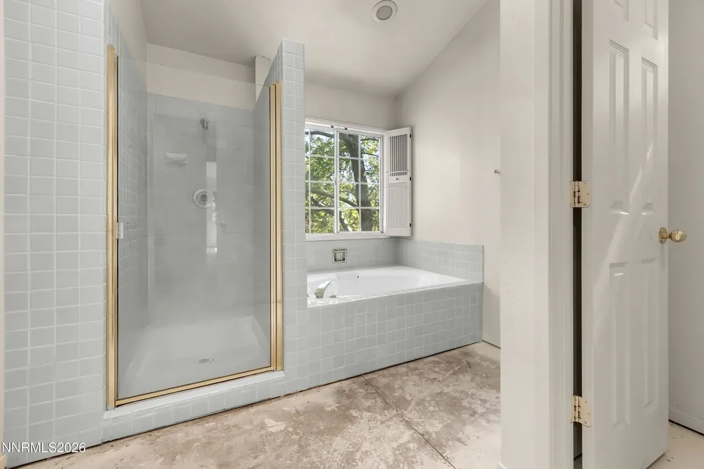 2384 Silver Ridge Reno NV 89509