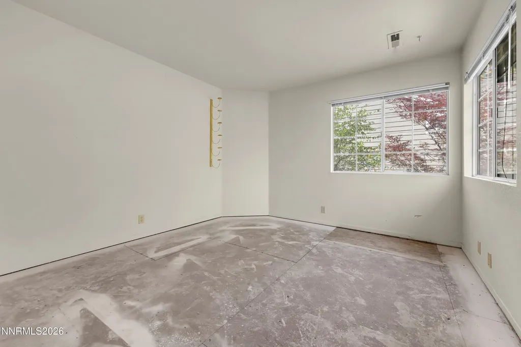 2384 Silver Ridge Reno NV 89509