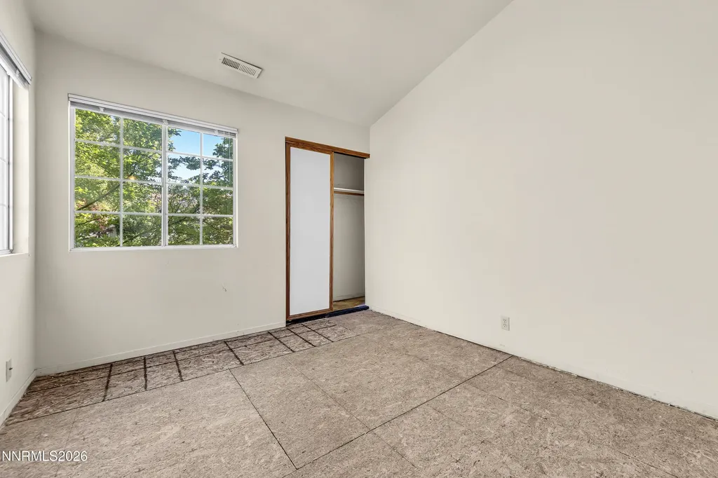 2384 Silver Ridge Reno NV 89509