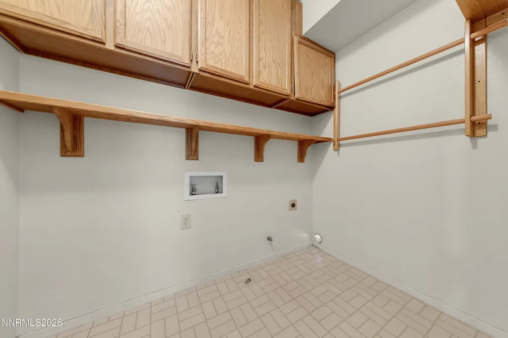 2384 Silver Ridge Reno NV 89509