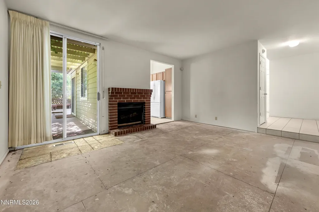 2384 Silver Ridge Reno NV 89509