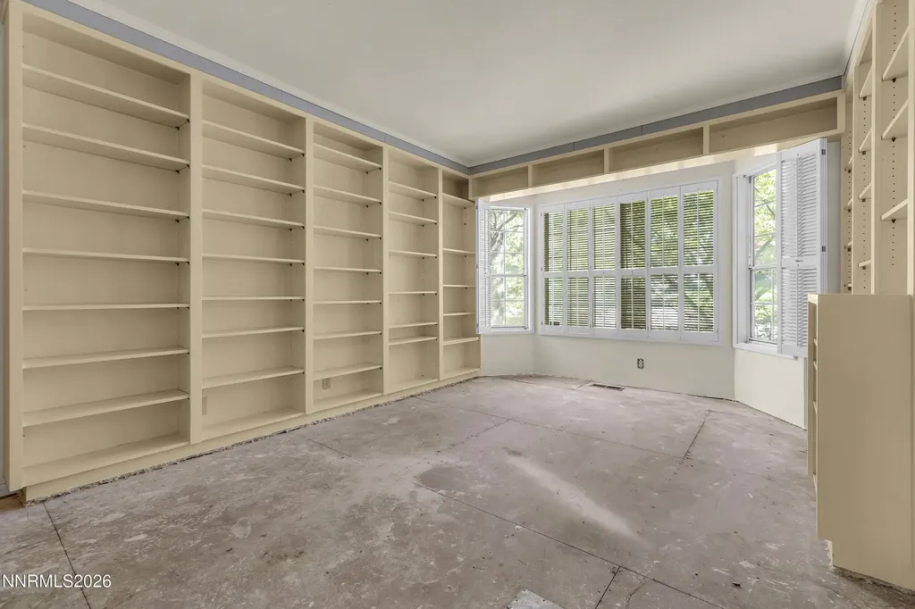 2384 Silver Ridge Reno NV 89509