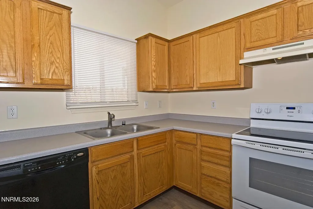 835 Columbine Fernley NV 89408