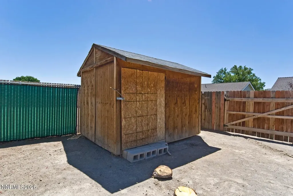 835 Columbine Fernley NV 89408