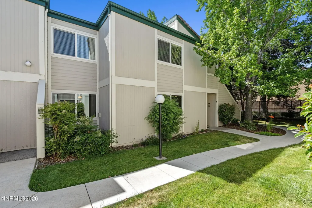 2645 Sunny Slope Sparks NV 89434