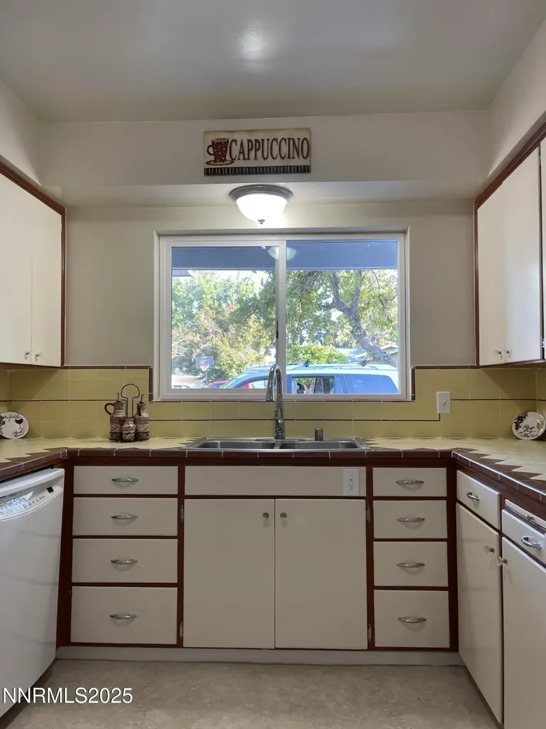2485 Riviera Reno NV 89509
