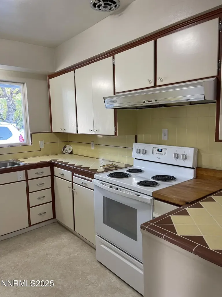 2485 Riviera Reno NV 89509