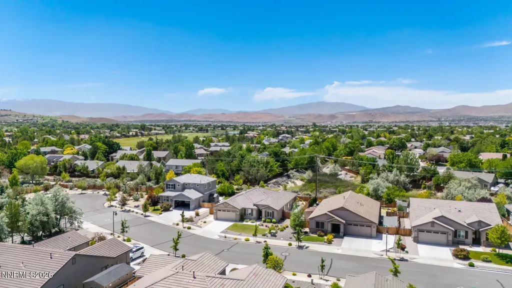 7239 Early Dawn Sparks NV 89436