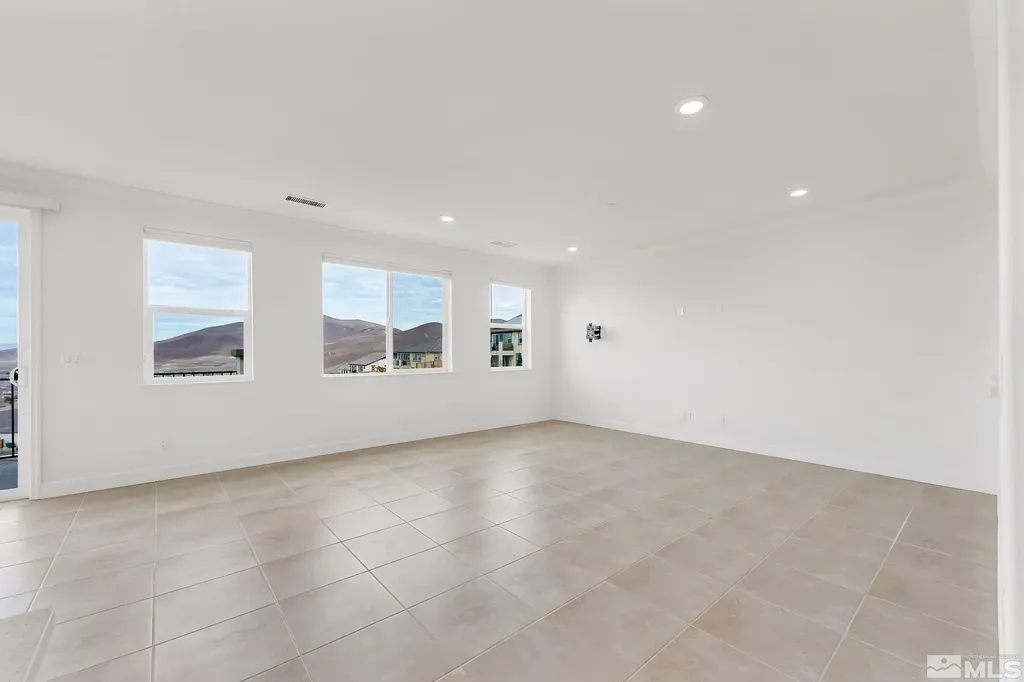 10513 Claim Jumper Reno NV 89521