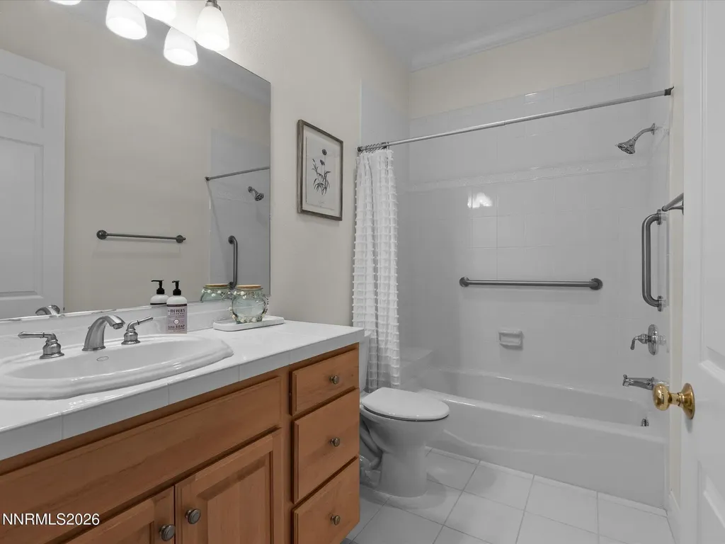 1056 Country Gardnerville NV 89460