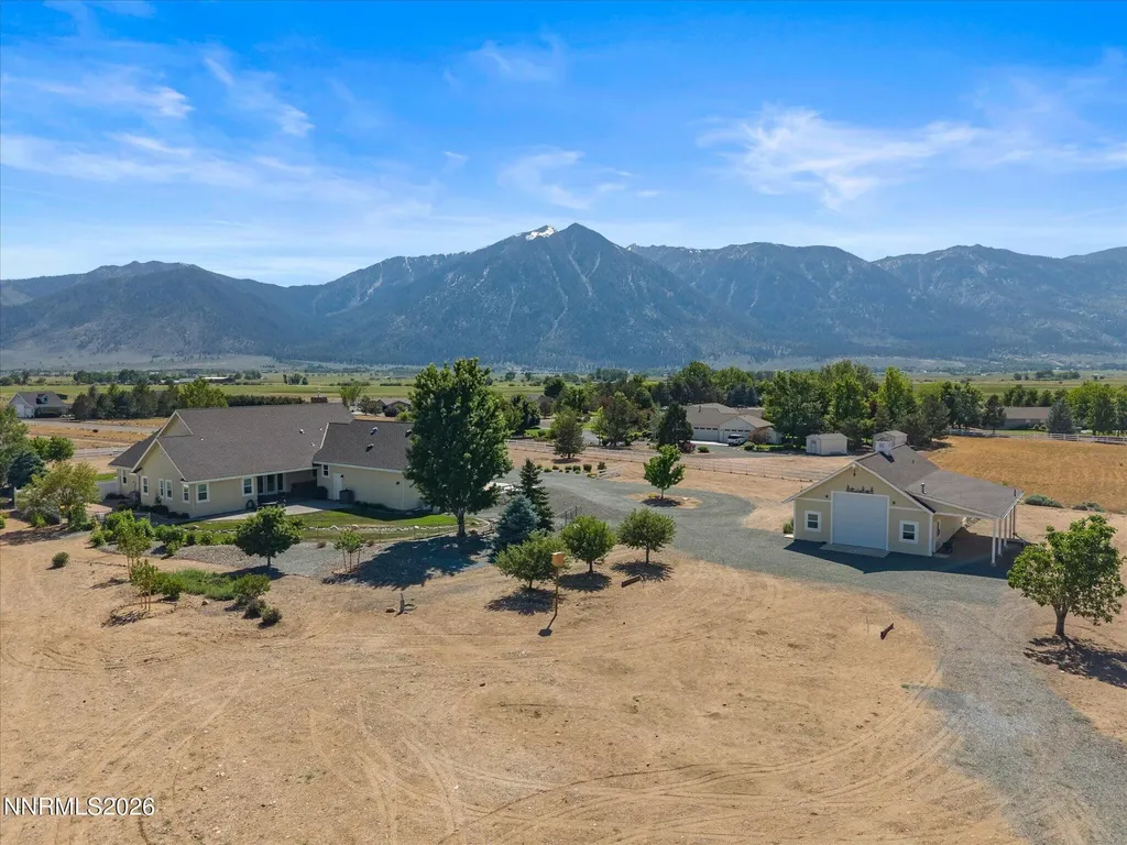 1056 Country Gardnerville NV 89460