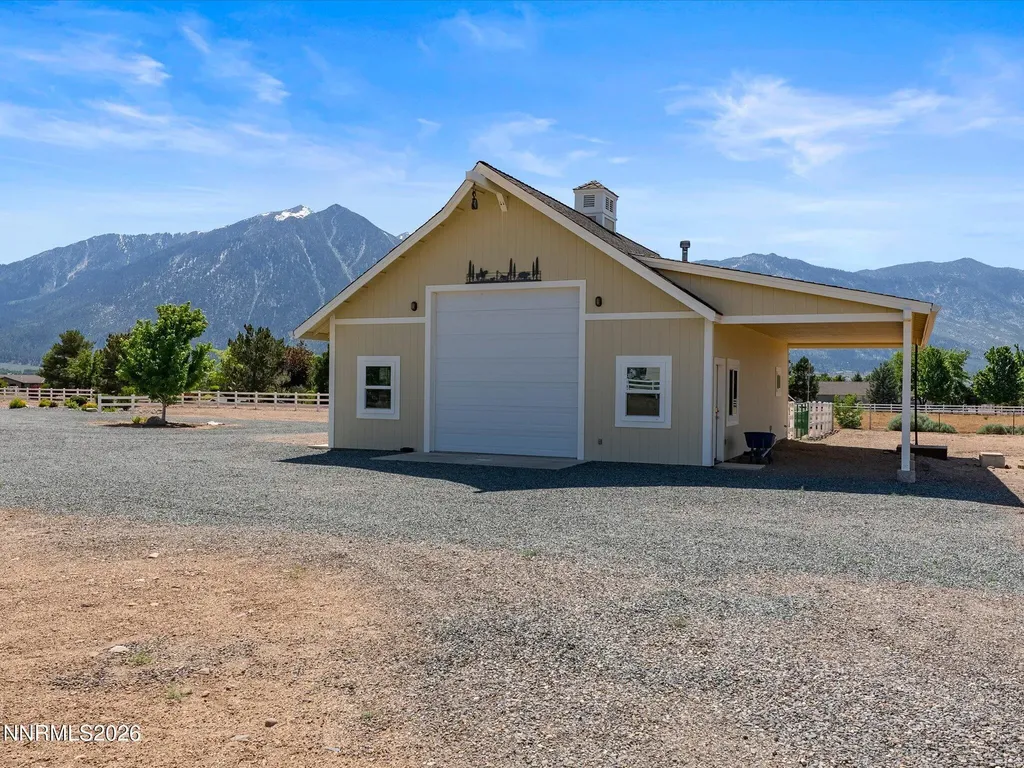 1056 Country Gardnerville NV 89460