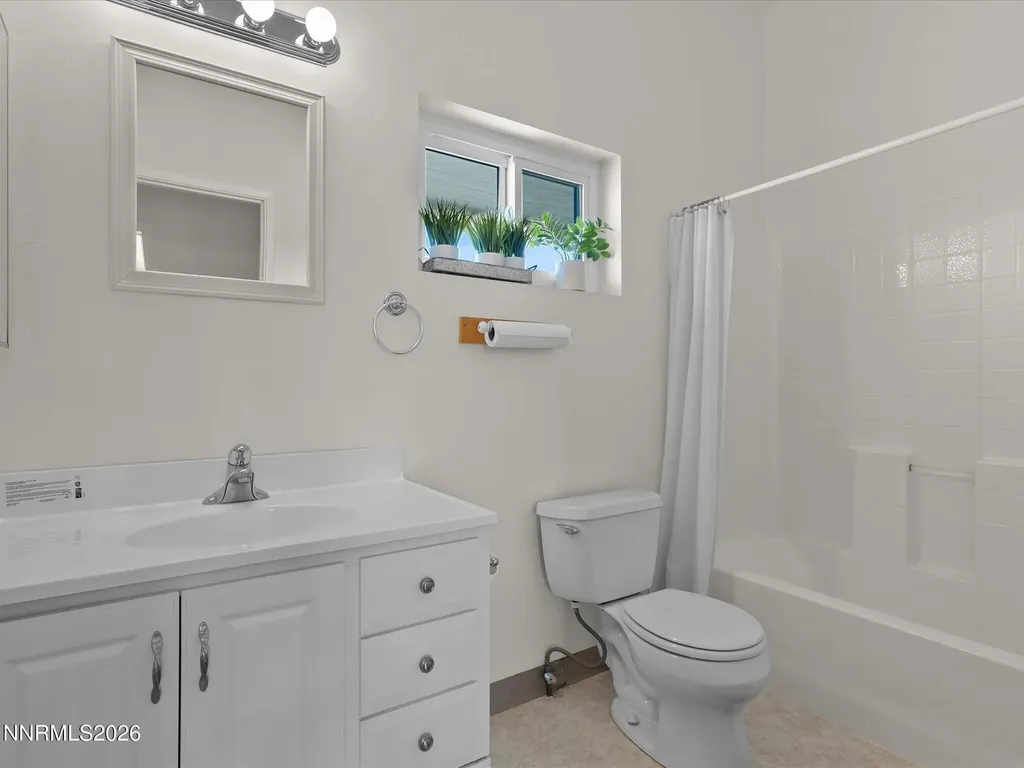 1056 Country Gardnerville NV 89460