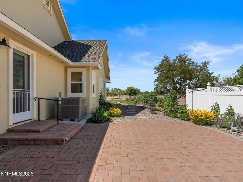 1056 Country Gardnerville NV 89460