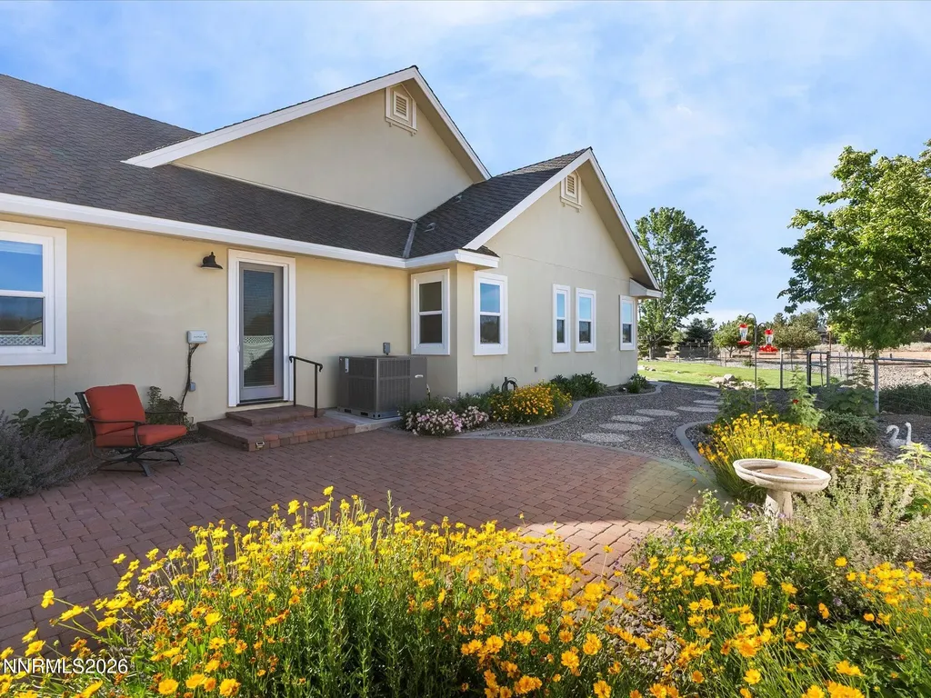 1056 Country Gardnerville NV 89460
