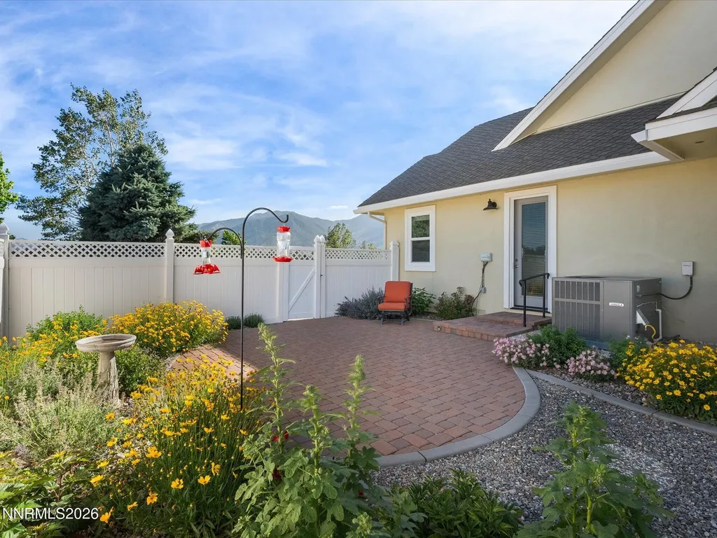 1056 Country Gardnerville NV 89460