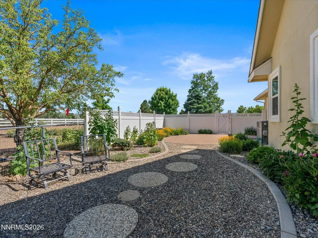 1056 Country Gardnerville NV 89460