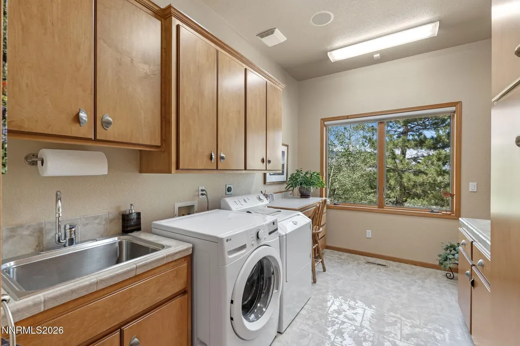 1030 Lakeside Gardnerville NV 89460