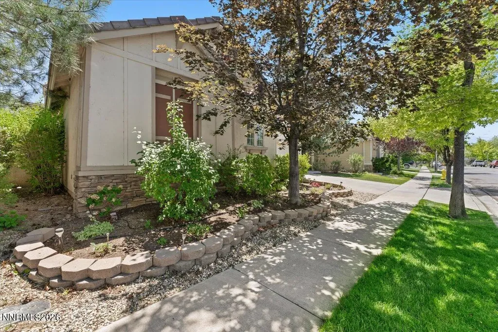 3083 Ten Mile Sparks NV 89436