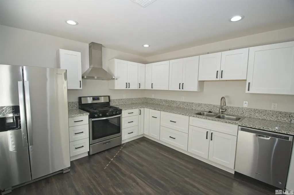 626 Valley Reno NV 89512